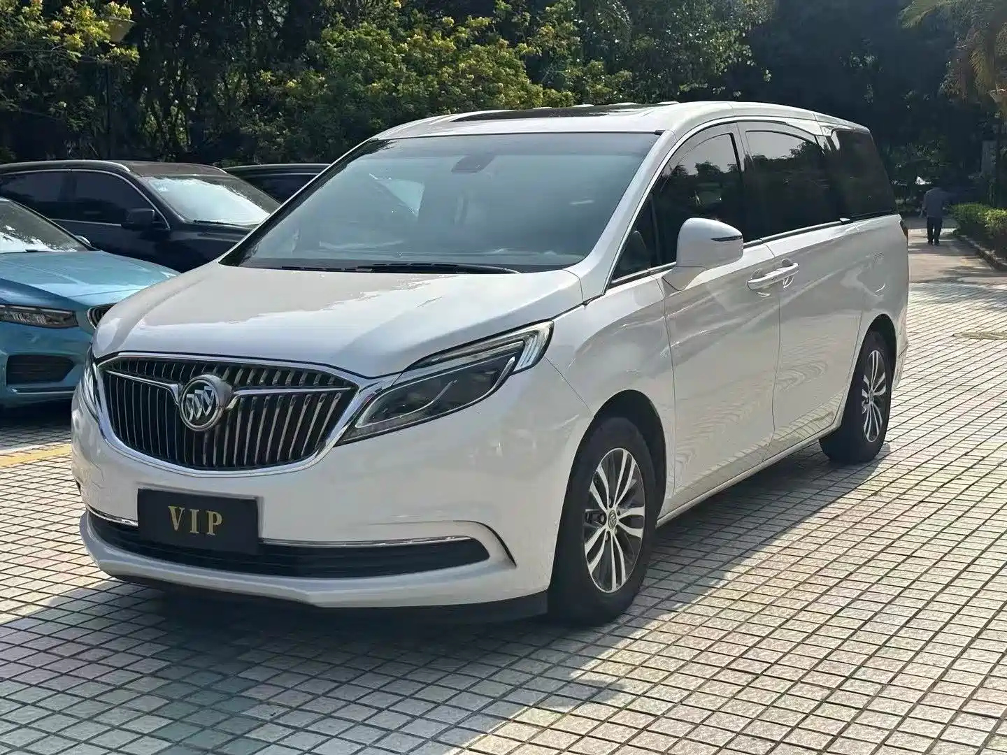 BUICK GL8 2017