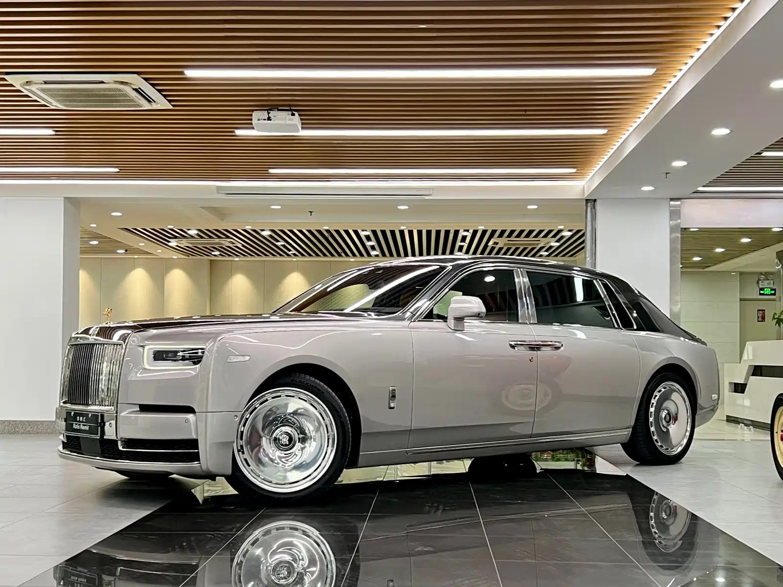 ROLLS ROYCE PHANTOM 2018