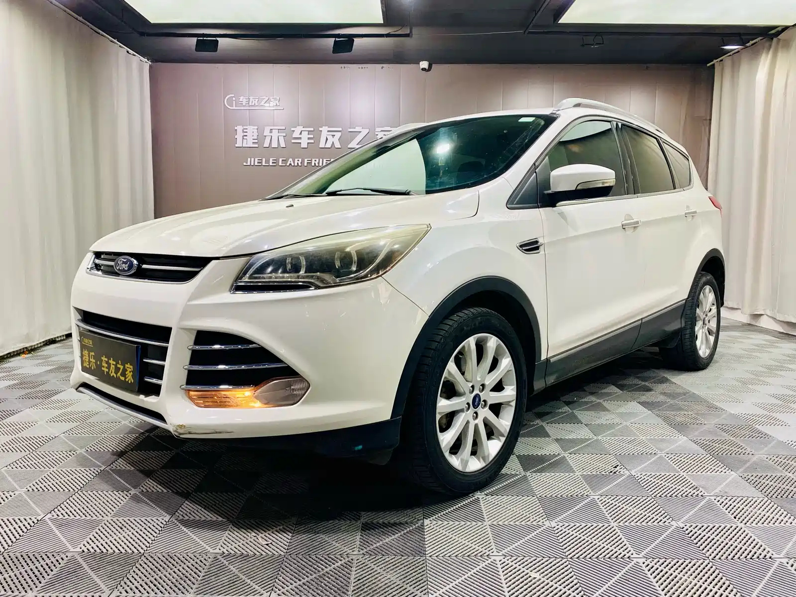 FORD ESCAPE 2015