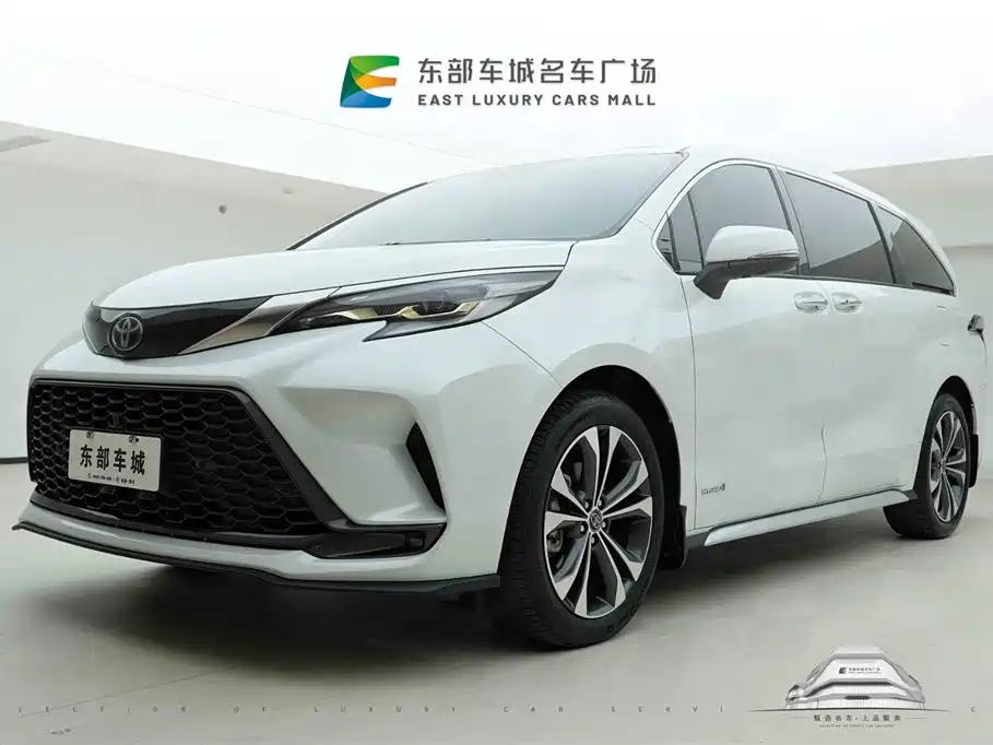 TOYOTA GRANVIA 2023