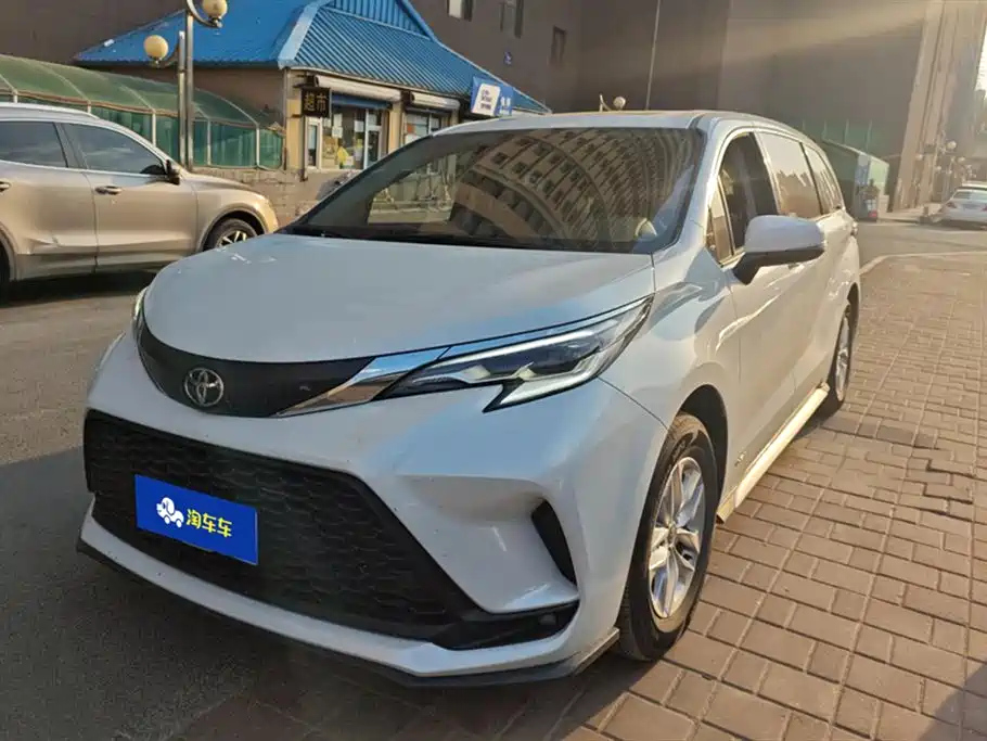 TOYOTA GRANVIA 2024
