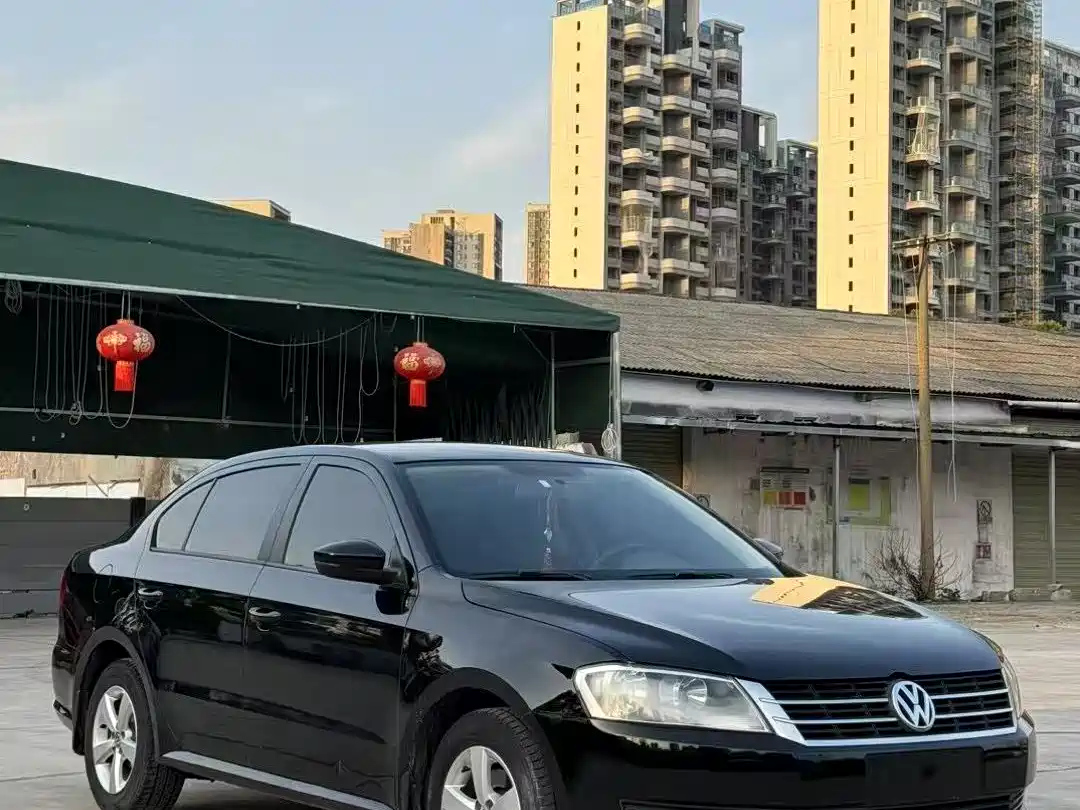 VOLKSWAGEN LAVIDA 2013