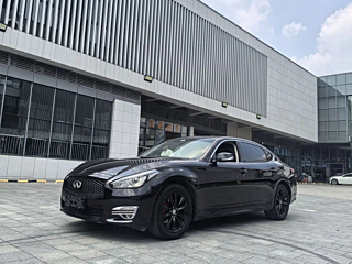 INFINITI Q70 2017