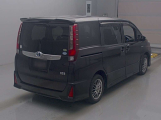 TOYOTA NOAH 2016