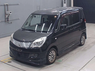 MITSUBISHI DELICA D2