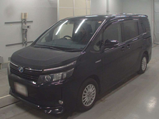 TOYOTA VOXY