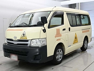 TOYOTA HIACE