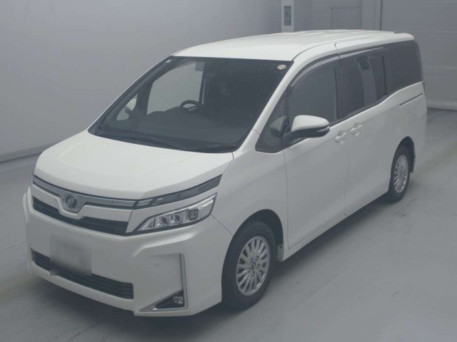 TOYOTA VOXY 2019