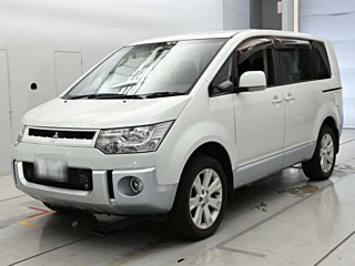 MITSUBISHI DELICA D5