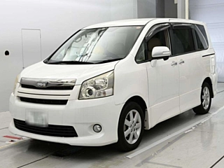 Toyota Noah 2010