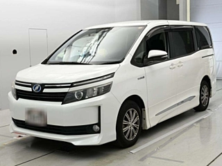 Toyota Voxy 2015