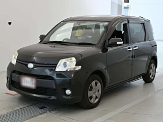 Toyota Sienta 2012