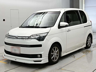 Toyota Spade 2012