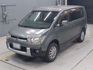 MITSUBISHI DELICA D5