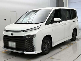 Toyota Voxy 2024