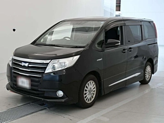 Toyota Noah 2015