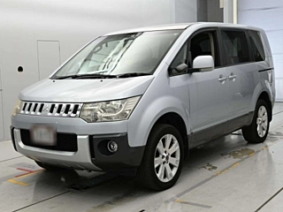Mitsubishi Delica 2011