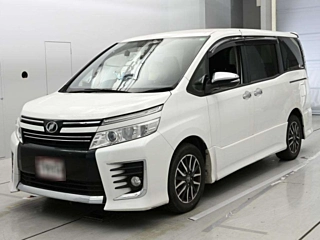 Toyota Voxy 2015