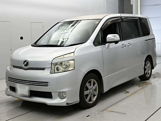 Toyota Voxy 2010