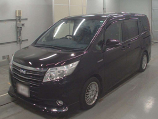 TOYOTA NOAH
