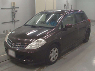 NISSAN TIIDA