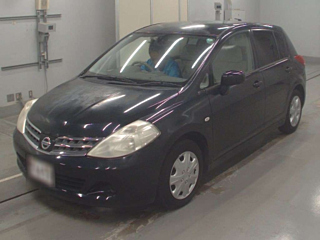 NISSAN TIIDA