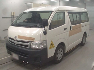 TOYOTA HIACE