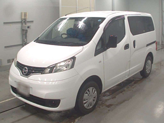 NISSAN NV200