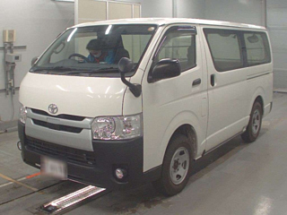 TOYOTA HIACE VAN