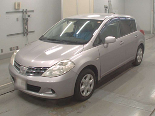 NISSAN TIIDA