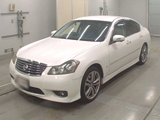 NISSAN FUGA