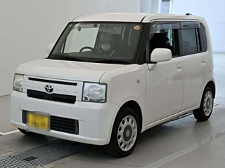 TOYOTA PIXIS SPACE