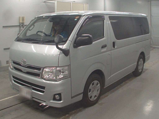 TOYOTA HIACE VAN