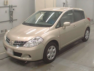 NISSAN TIIDA