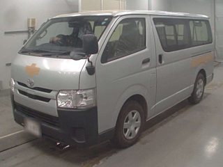 TOYOTA HIACE VAN