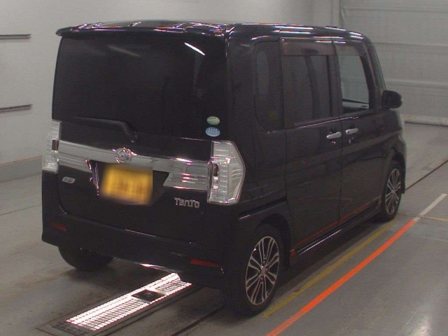 DAIHATSU TANTO 2014