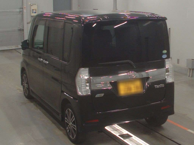DAIHATSU TANTO 2014