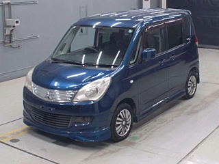 MITSUBISHI DELICA D2