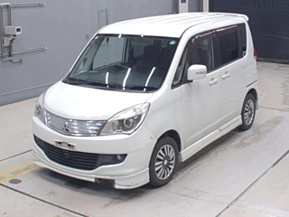 MITSUBISHI DELICA D2