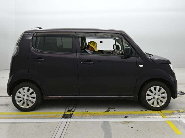 SUZUKI MRWAGON 2013