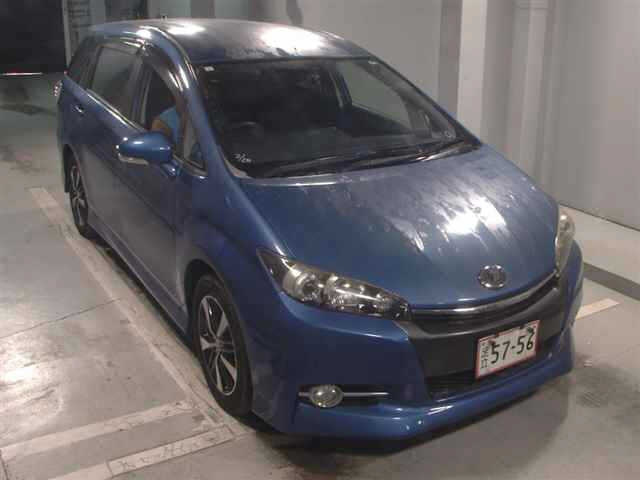 TOYOTA WISH 2013