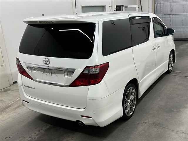 TOYOTA ALPHARD 2010