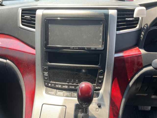 TOYOTA ALPHARD 2010
