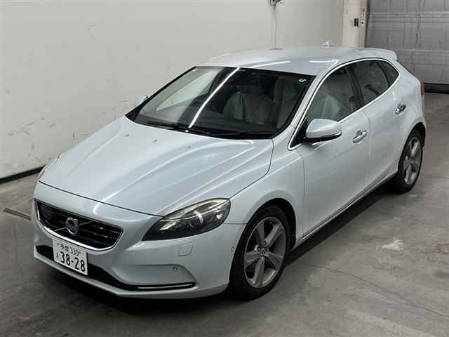 VOLVO V40 2013