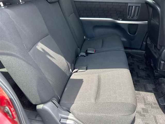 TOYOTA ISIS 2013