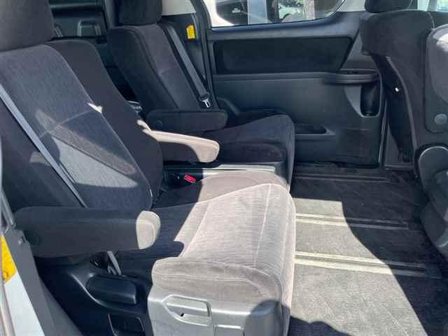 TOYOTA VELLFIRE 2012