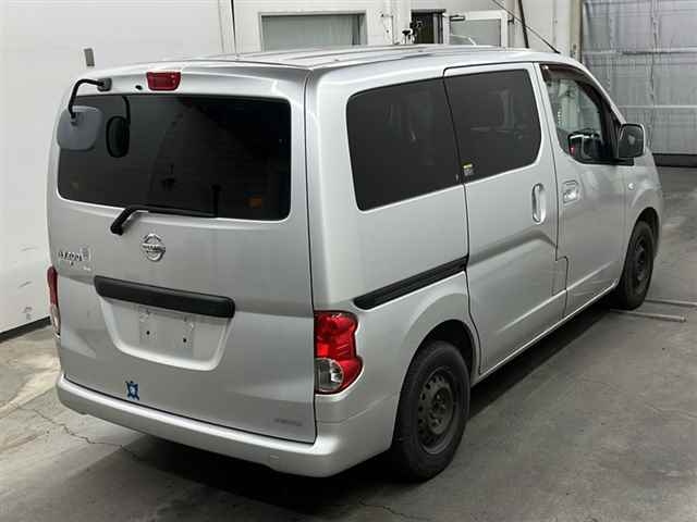 NISSAN NV200 2010