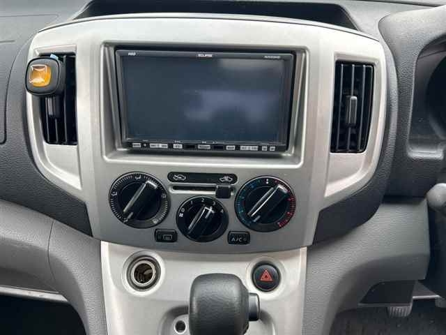 NISSAN NV200 2010