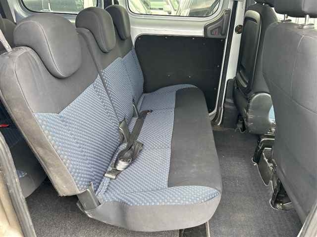 NISSAN NV200 2010