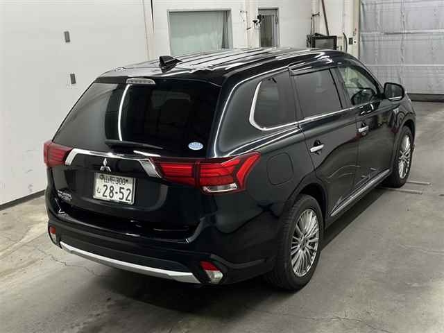 MITSUBISHI OUTLANDER PHEV 2015